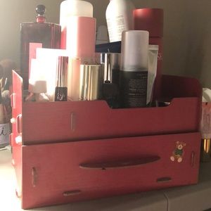 makeup organizer